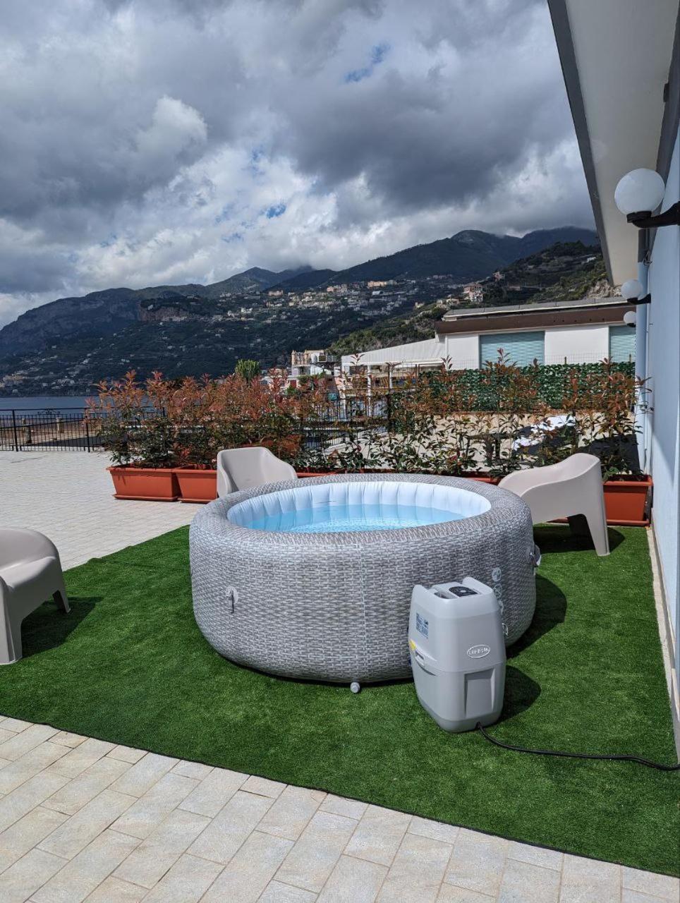 Piccolo Appartamento Con Grande Terrazzo Panoramico Maiori Exterior photo